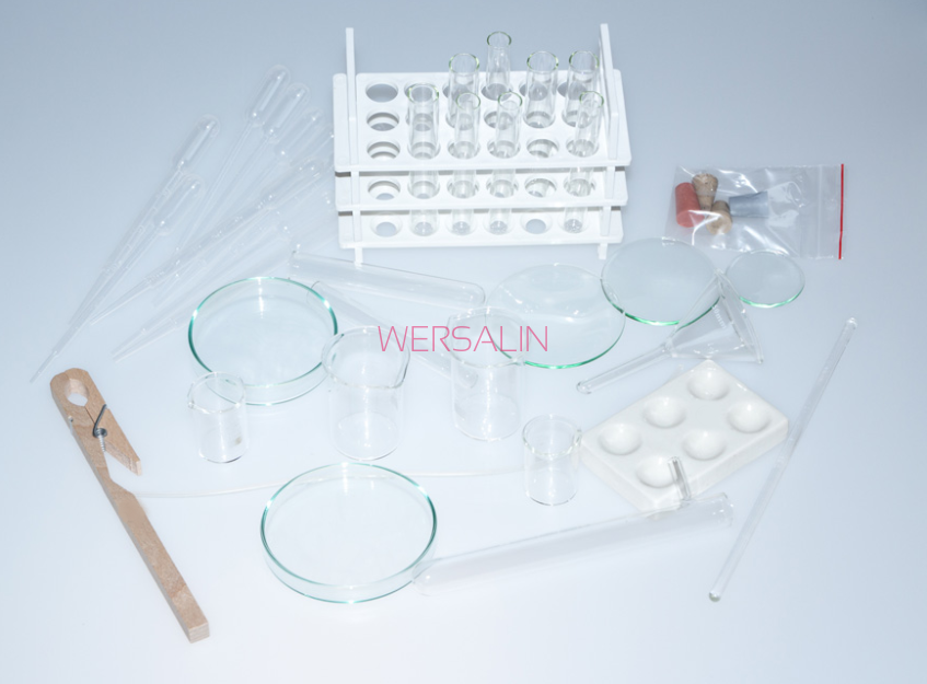 Komplet szkła laboratoryjnego do podstawowych eksperymentów